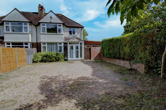 3 Bedroom Semi-Detached House For Sale In Balcombe Road, Horley, RH6