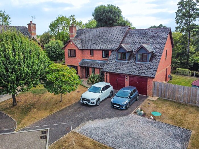 5 Bedroom Detached House For Sale In Webbers Close, Whimple, EX5