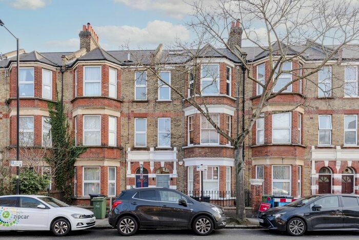 2 Bedroom Maisonette To Rent In Gauden Road, London SW4