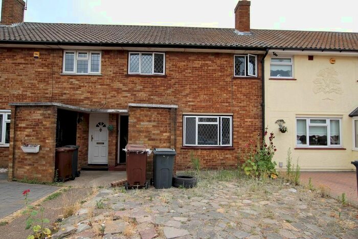 3 Bedroom Terraced House To Rent In Beamway, Dagenham, Essex, RM10