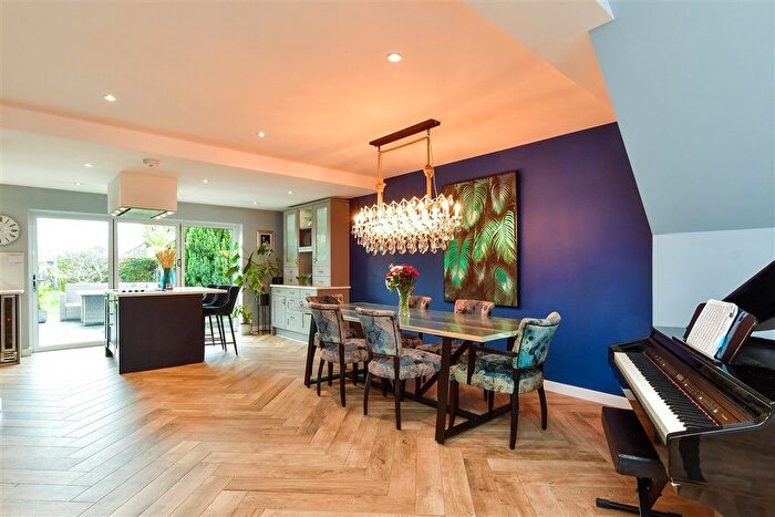 4 Bedroom Detached House For Sale In Vernon Avenue, Woodingdean, Brighton, East Sussex, BN2