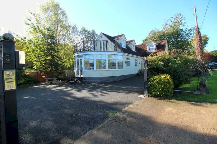 5 Bedroom Bungalow For Sale In Lutterworth Road, Bramcote, Nuneaton, Warwickshire, CV11