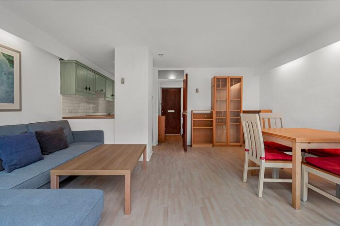 2 Bedroom Flat For Sale In Kendal Steps, St Georges Fields, W2