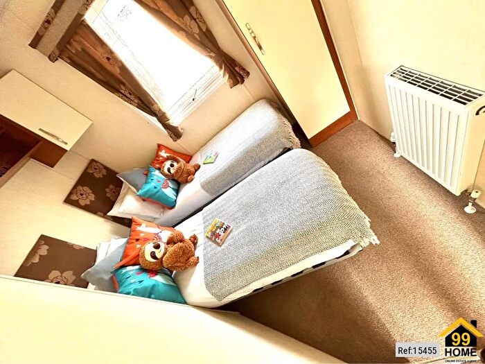 2 Bedroom Mobile/park Home To Rent In Hythe Road, Dymchurch, Romney Marsh, Kent, TN29
