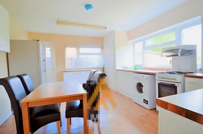 5 Bedroom Flat To Rent In Gibbins Road, Birmingham, B29