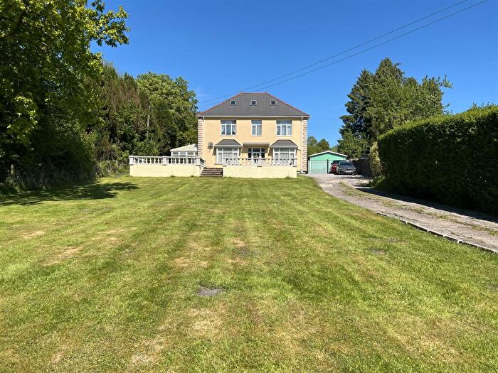 4 Bedroom Detached House For Sale In Glanrhyd Street, Cwmaman, Aberdare, CF44