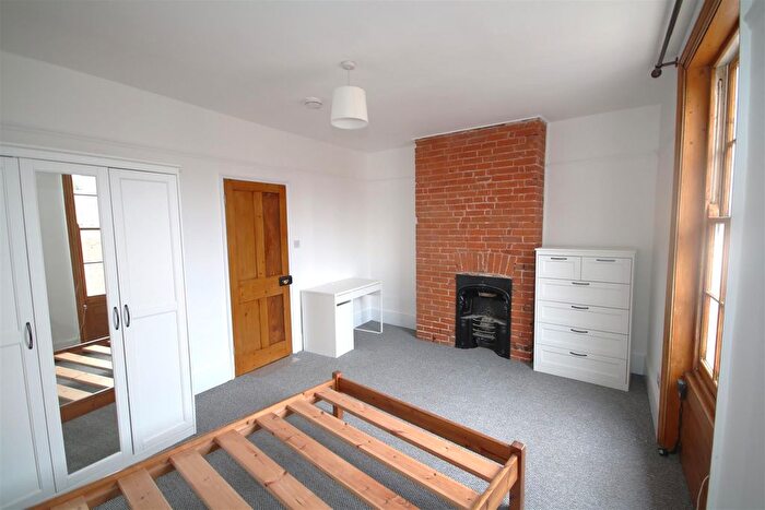 4 Bedroom Property To Rent In Oaten Hill, Canterbury, CT1