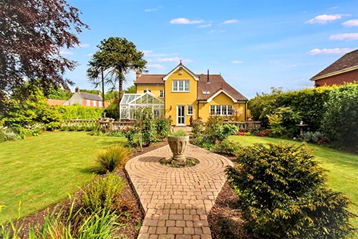 4 Bedroom Detached House For Sale In Reeves Corner, Great Plumstead, Norwich, NR13