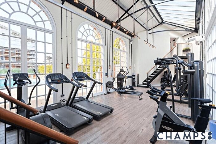 4 Bedroom Semi-Detached House To Rent In Sassoon Drive, Barnet, Hertfordshire, EN4