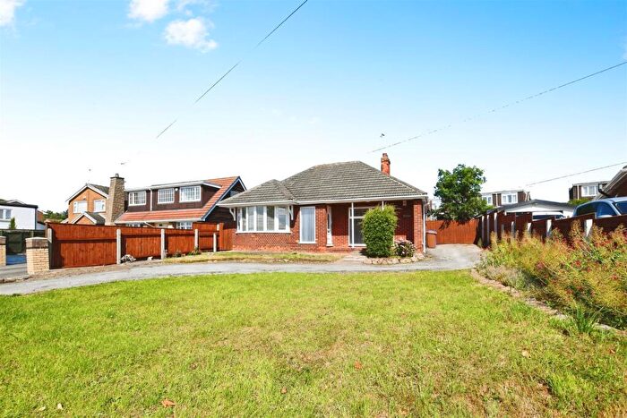 2 Bedroom Detached Bungalow For Sale In Main Road, Sproatley, Hull, HU11
