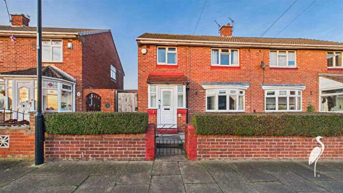 3 Bedroom Semi-Detached House For Sale In Lichfield Road, Southwick, Sunderland, SR5