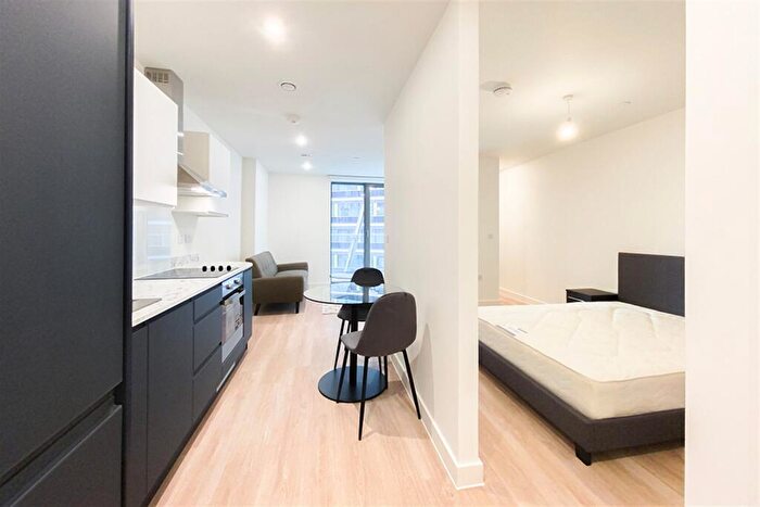 Apartment To Rent In Laurence Place, M3