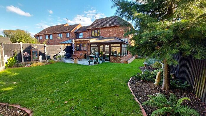 3 Bedroom Link Detached House For Sale In Clare Court, Baston, Peterborough, PE6