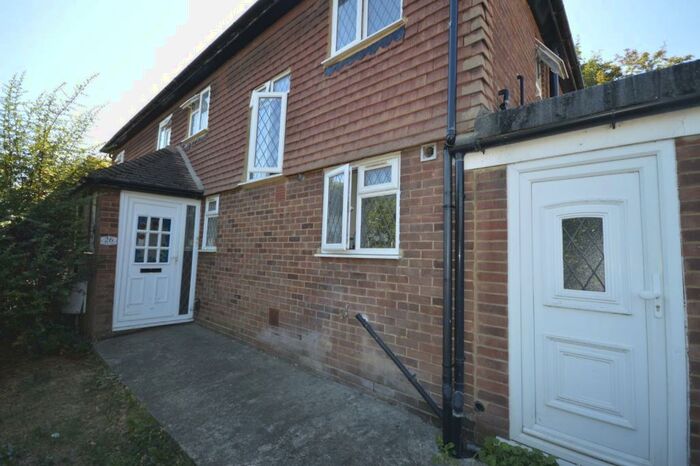 5 Bedroom Semi-Detached House To Rent In Villiers Close, Surbiton, KT5