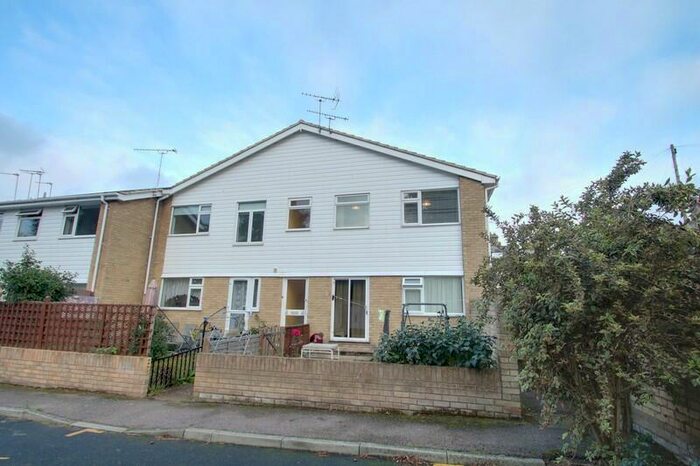 2 Bedroom Apartment To Rent In Sussex Road, Lexden, Colchester, CO3