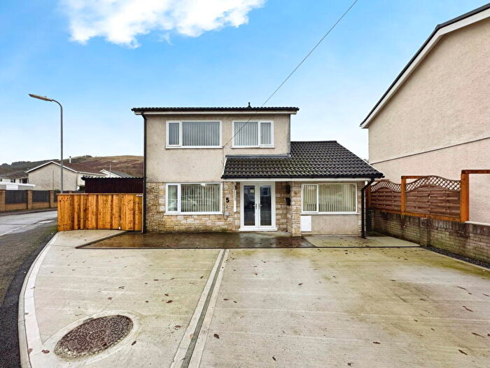 4 Bedroom Detached House For Sale In Alderwood Close, Crynant, Neath, SA10