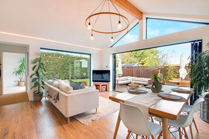 4 Bedroom Bungalow For Sale In Clinton Road, Lymington, SO41