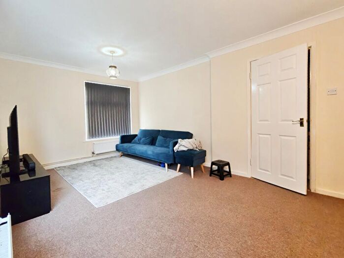 2 Bedroom Flat To Rent In Marden Walk, Erdington, B23