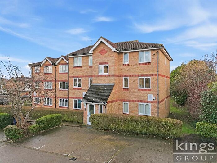 1 Bedroom Flat For Sale In Waddington Close, Enfield, EN1