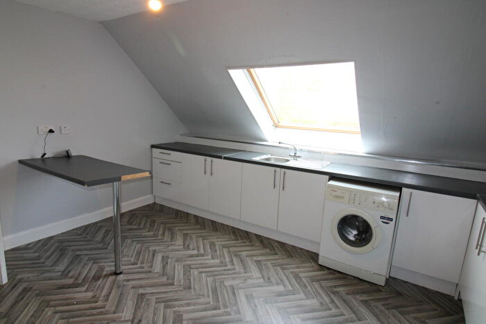 3 Bedroom Flat To Rent In St. James Street, Paisley, PA3