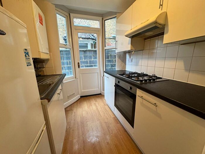 2 Bedroom Flat To Rent In Millais Road, E11