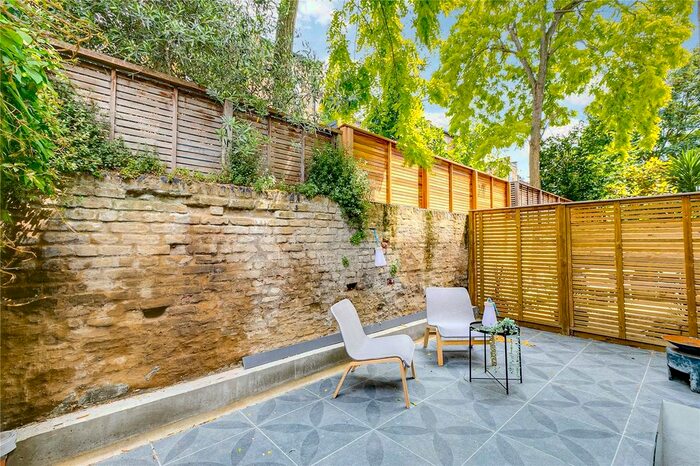 3 Bedroom Flat To Rent In Hazelwood Mansions, Rostrevor Road, Fulham, London, SW6