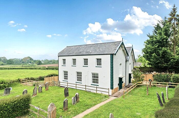2 Bedroom Flat To Rent In Hatch Beauchamp, Taunton, Somerset, TA3