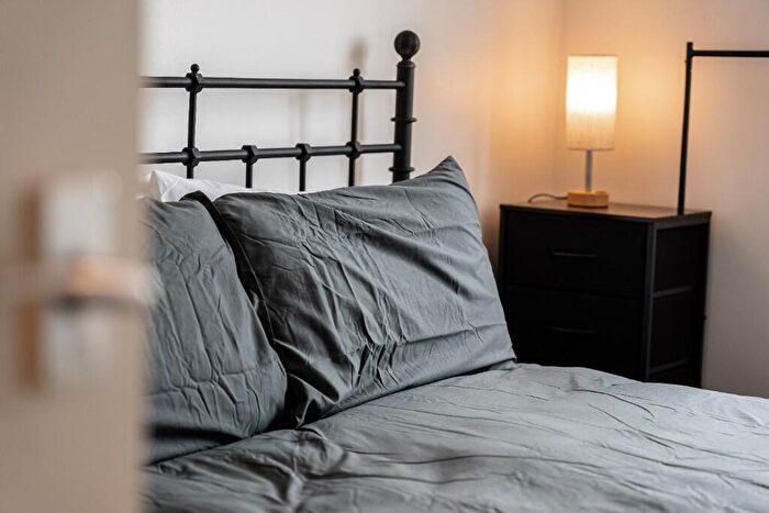 1 Bedroom Flat To Rent In Stainsbury Street, London, E2