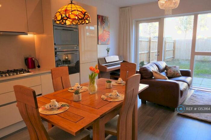 3 Bedroom Terraced House To Rent In Lilywhite Drive, Cambridge, CB4