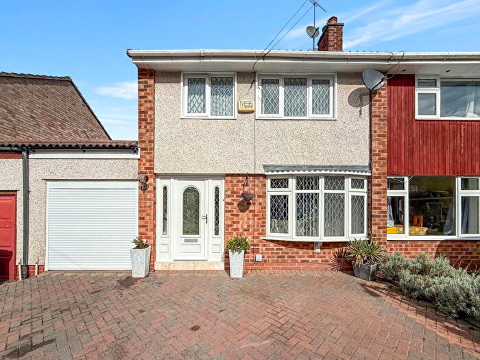 3 Bedroom Semi Detached House For Sale In Wentworth Drive, Bromborough, CH63