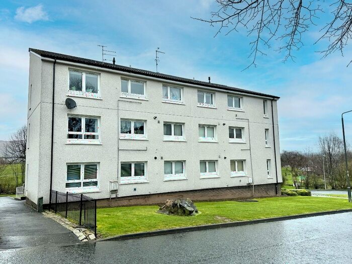 1 Bedroom Flat To Rent In Blantyre Court, Erskine, Renfrewshire, PA8