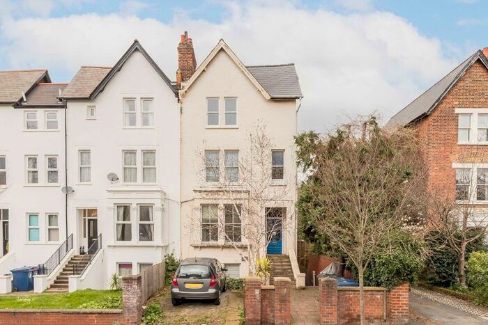 2 Bedroom Flat To Rent In East Churchfield Road, London, W3