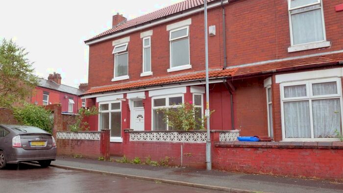 3 Bedroom Terraced House To Rent In Chinwell View, Manchester, M19