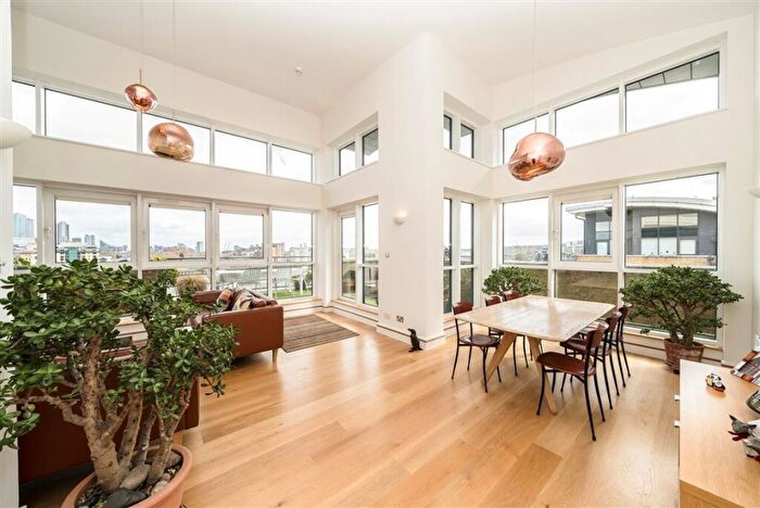 3 Bedroom Flat For Sale In Glaisher Street, Deptford, SE8