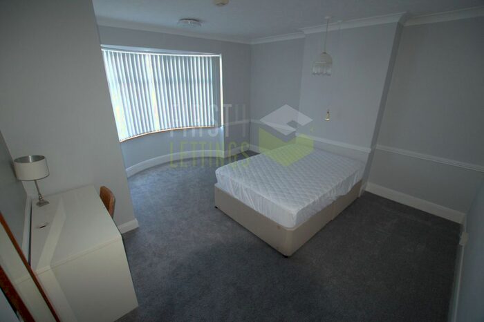 4 Bedroom Semi-Detached House To Rent In Milford Road, Clarendon Park, LE2