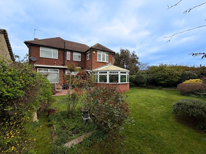 4 Bedroom Detached House For Sale In Selby Road, Ashford, TW15