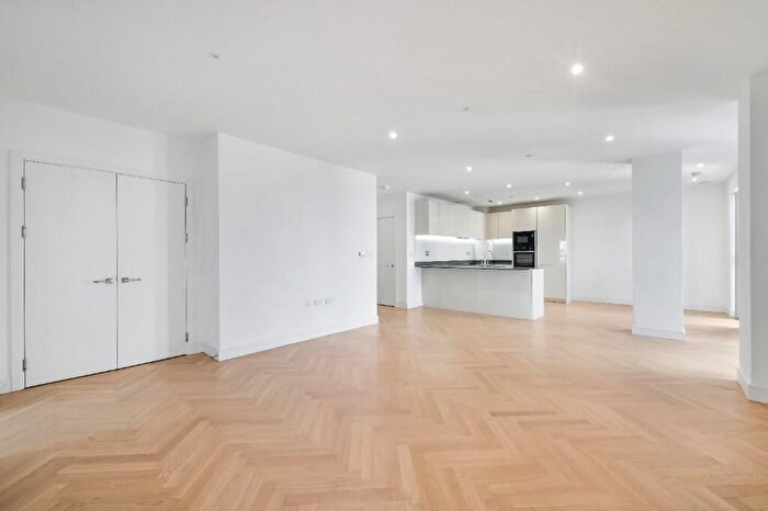 3 Bedroom Apartment To Rent In Kidbrooke Village, Pegler Square, London, SE3