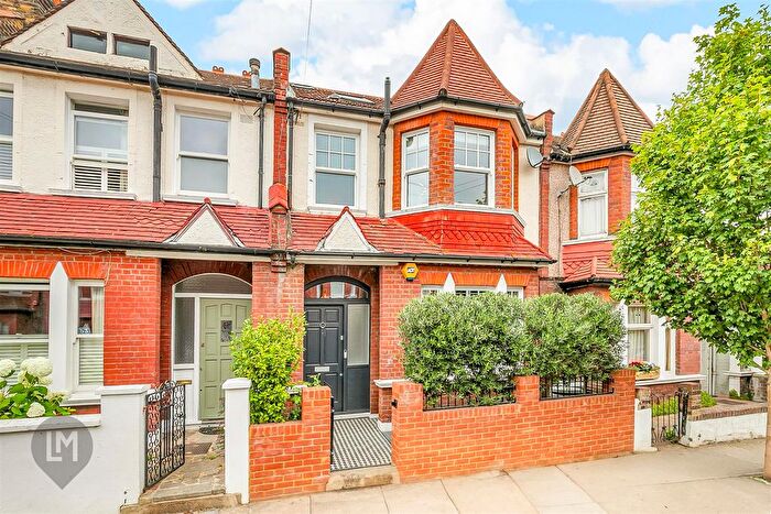 4 Bedroom Property For Sale In Pirbright Road, London, SW18