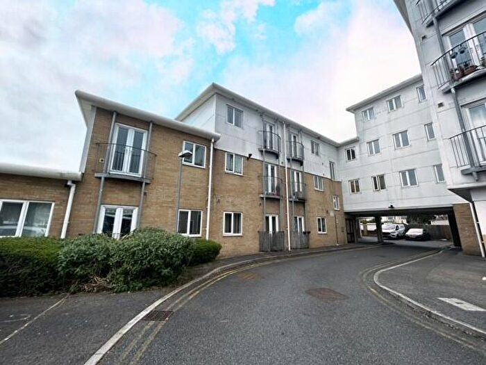 Studio To Rent In Castle Lane West, Bournemouth, BH8