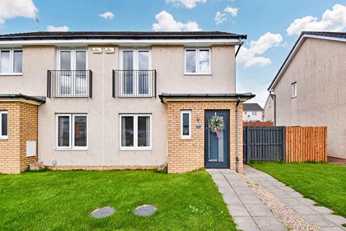 3 Bedroom Semi-Detached House For Sale In Papstone Place, Kilsyth, G65
