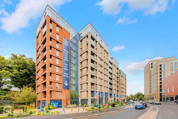 1 Bedroom Flat To Rent In Marketfield Way, Redhill, RH1