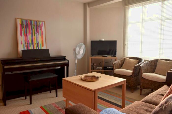 1 Bedroom Flat To Rent In Fitzroy Mews, London, W1T