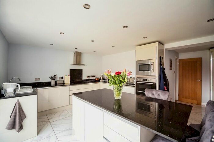 4 Bedroom Semi-Detached House For Sale In Brattle, Woodchurch, Ashford, TN26