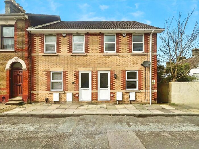 3 Bedroom Terraced House To Rent In Sidney Road, Rochester, Kent, ME1