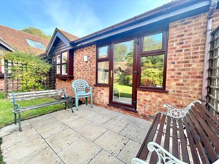 2 Bedroom Bungalow For Sale In Woodleigh, Nottingham, NG12