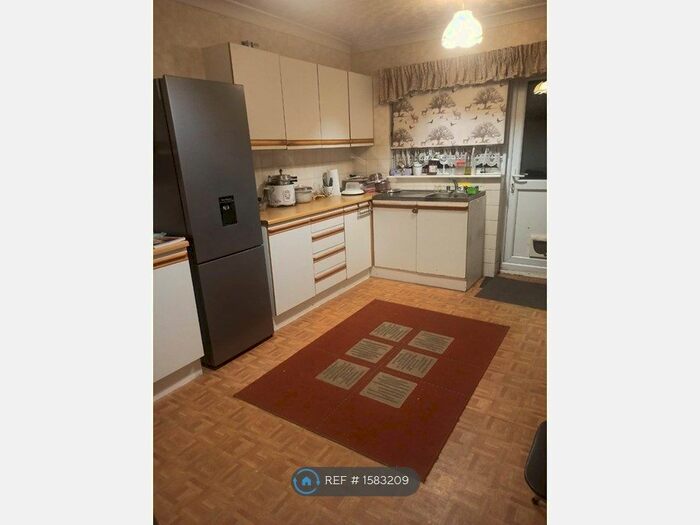 3 Bedroom End Of Terrace House To Rent In Heath Road, Chadwell Heath, RM6