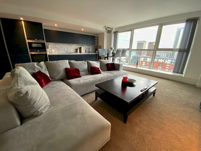 2 Bedroom Apartment To Rent In Paradise Street, Birmingham, B1