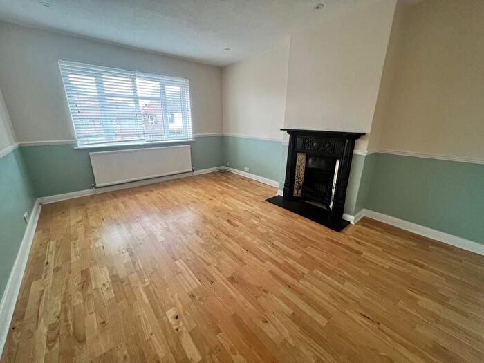 2 Bedroom Maisonette To Rent In Surbiton, Surrey, KT6