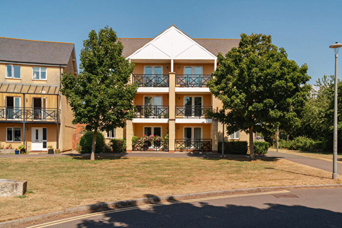 2 Bedroom Flat For Sale In Siskin Close, Portishead, BS20