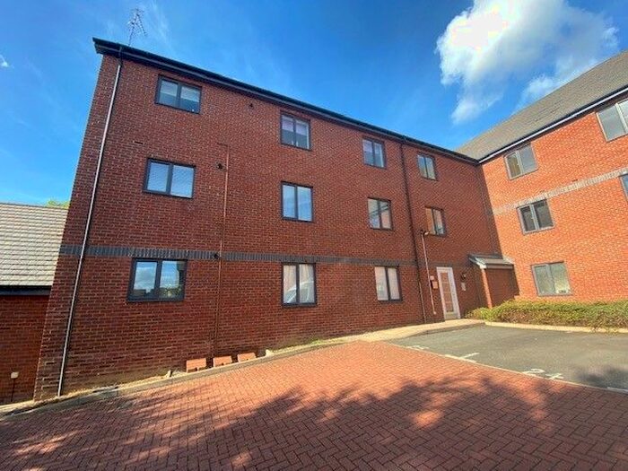 2 Bedroom Flat To Rent In Kirkistown Close, Rugby, CV21